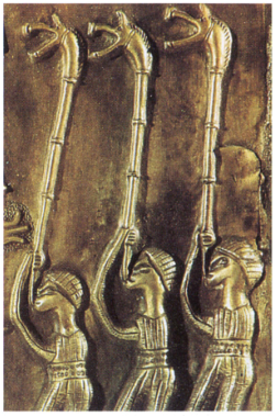 Устрашающие морды кабанов на концах военных труб кельтов (II в. до н.э.).
