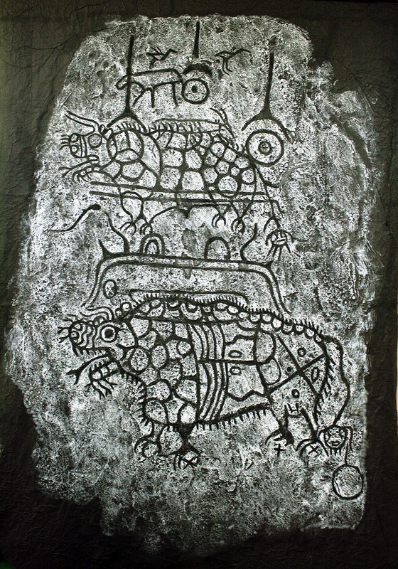 Окуневская 'трёхглазая' стела и
петроглиф с 'драконом' из Хакасского национального музея
