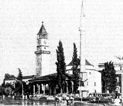 Мечеть Этхем-бея и часовая башня в Тиране