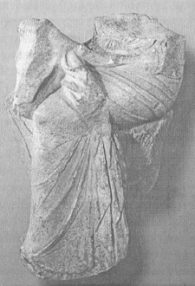 Рис. 135. Артемида Тавропола с головой быка. Мрамор. Пантикапей. II в. до н.э.